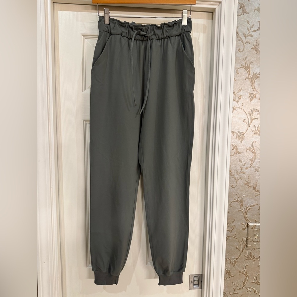 lululemon athletica Women's Gray Joggers